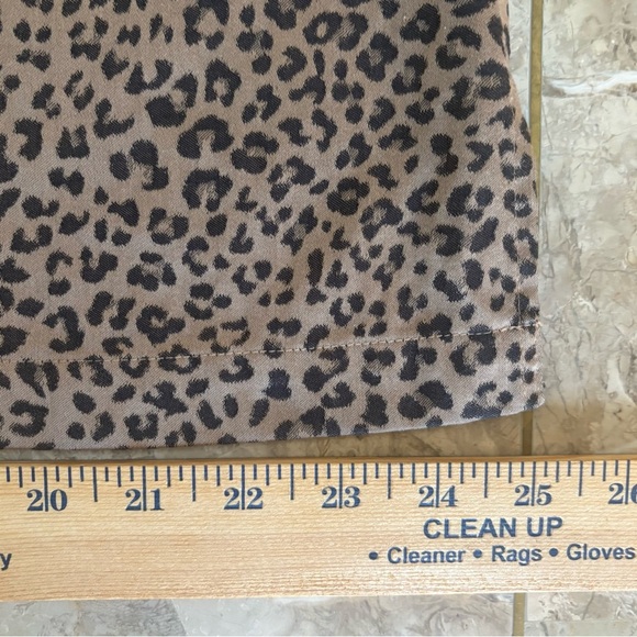 Chico’s Leopard Print No-Iron Blouse Size 2 (12) Coolmax All Season Top - Picture 13 of 13